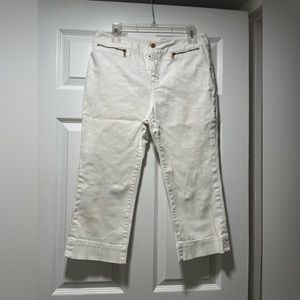 - RL jeans Co, women's white capri, size 8, 4 pockets gently used